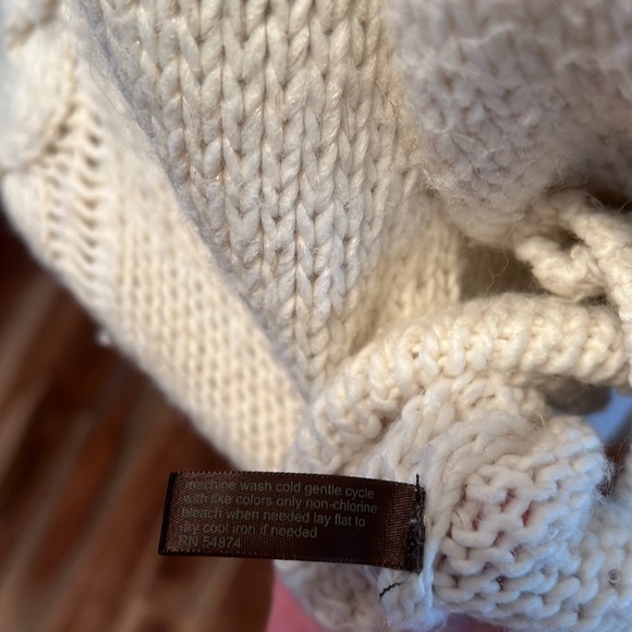 The Limited Cream Sweater - Medium - Picture 4 of 5